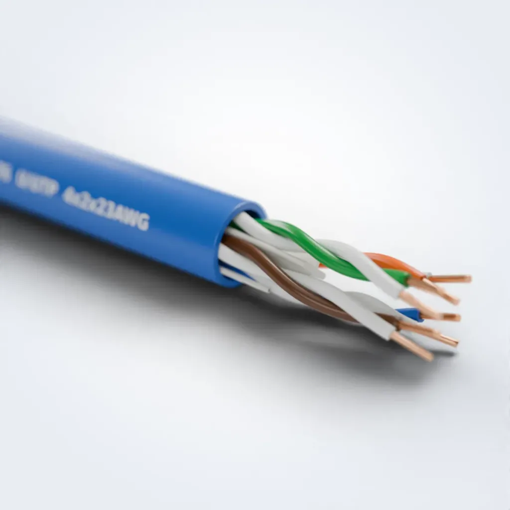 کابل شبکه CAT6 خراسان افشار نژاد با لایه‌های بازشده